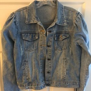 Puffed sleeve jean jacket.